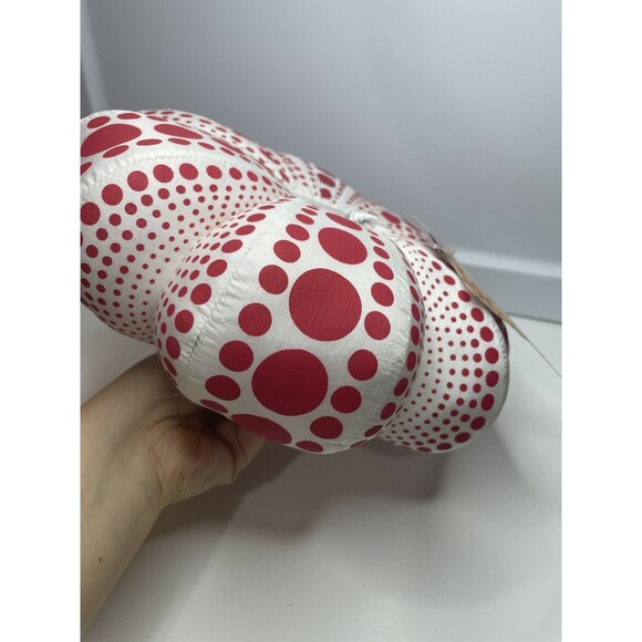 YAYOI KUSAMA 'Dots Obsession' Soft plush Pumpkin Sculpture White w/ Red - Picture 6 of 12